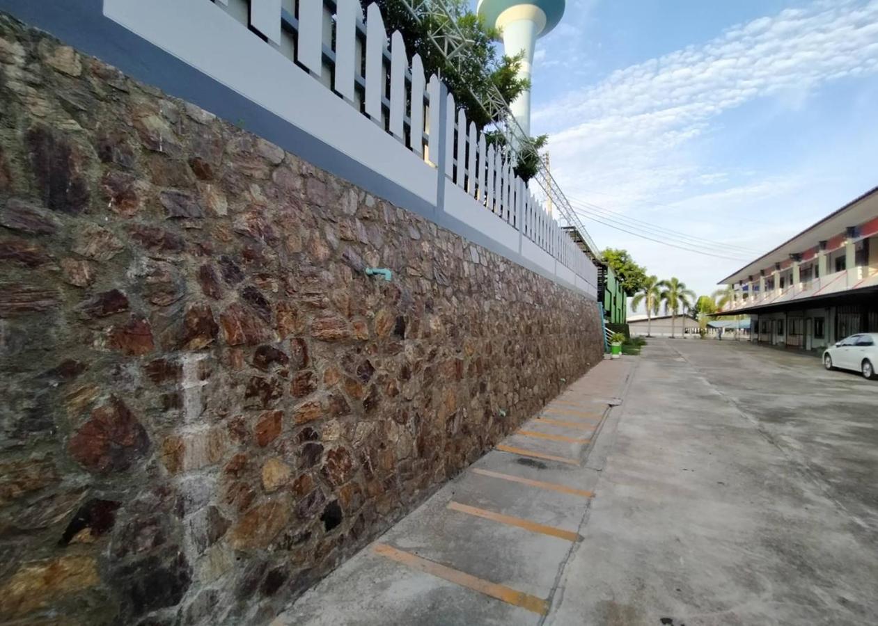 Jirapa Modern Resort Çonburi Dış mekan fotoğraf